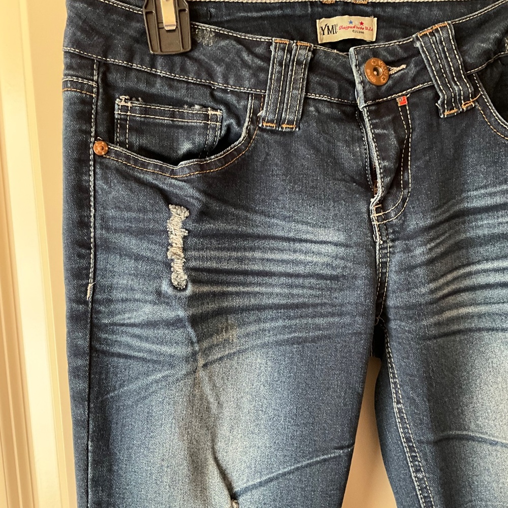 YMI Distressed Jeans size 9 - Picture 4 of 15